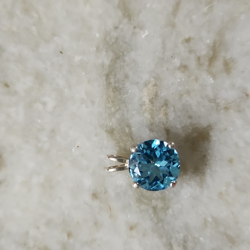 Sterling silver blue pendant